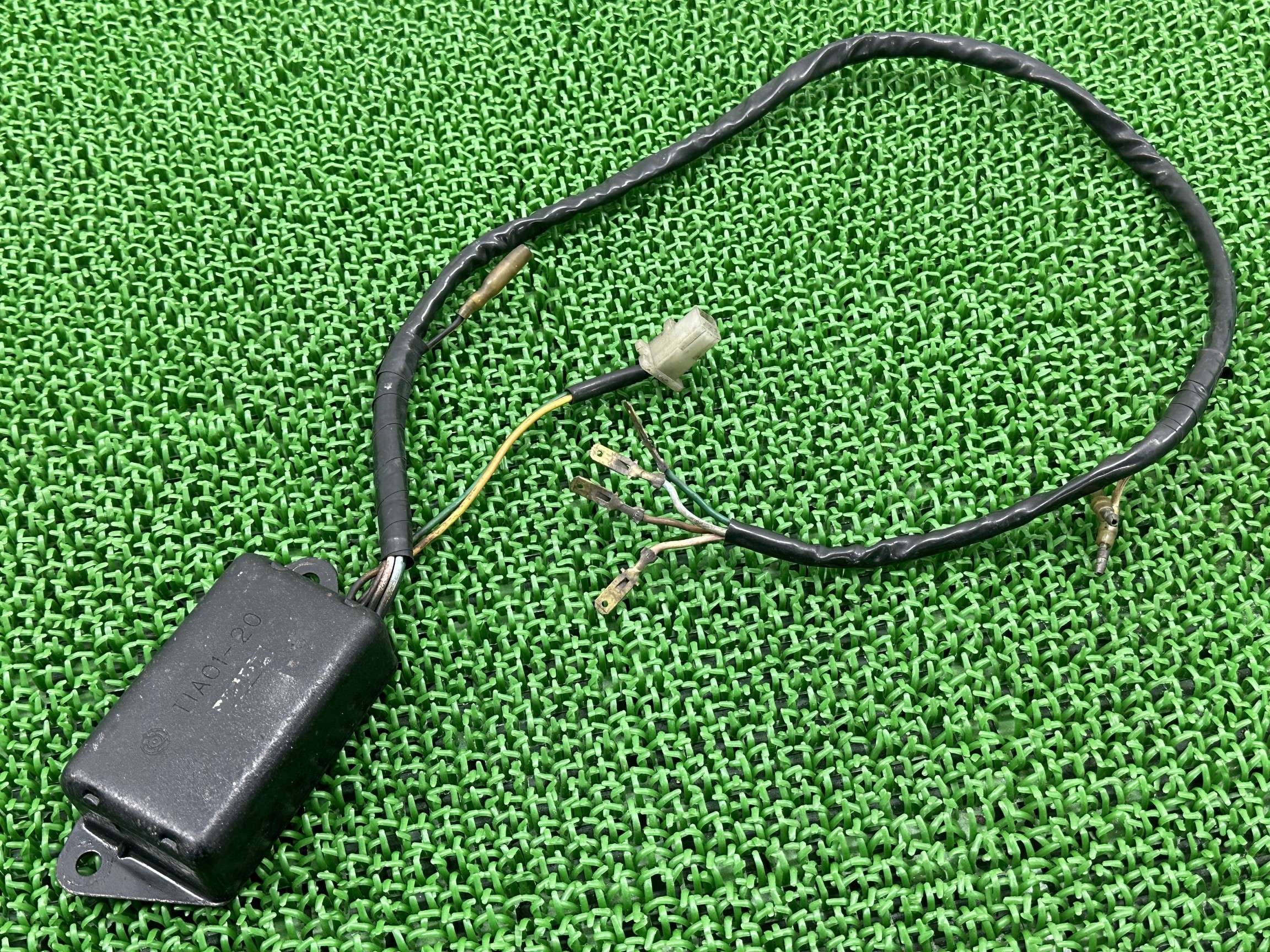 ホーク2 イグナイター ホンダ 純正 バイク 部品 CB400T ホーク2 CDI スパークユニット 修復素材に 車検 Genuine 【中古】 rN