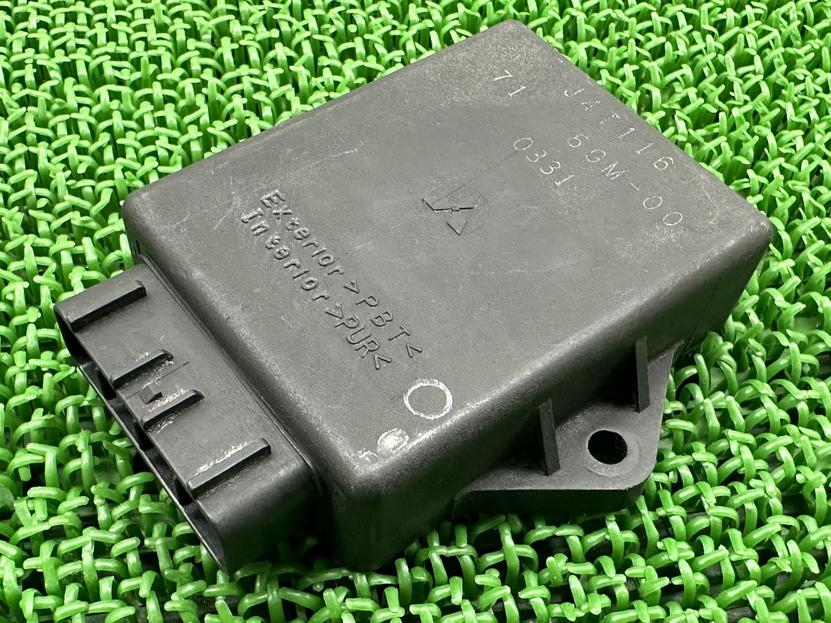 マジェスティ250 イグナイター ヤマハ 純正 バイク 部品 SG03J YP250 CDI スパークユニット 機能的問題なし 車検 Genuine 【中古】 qY