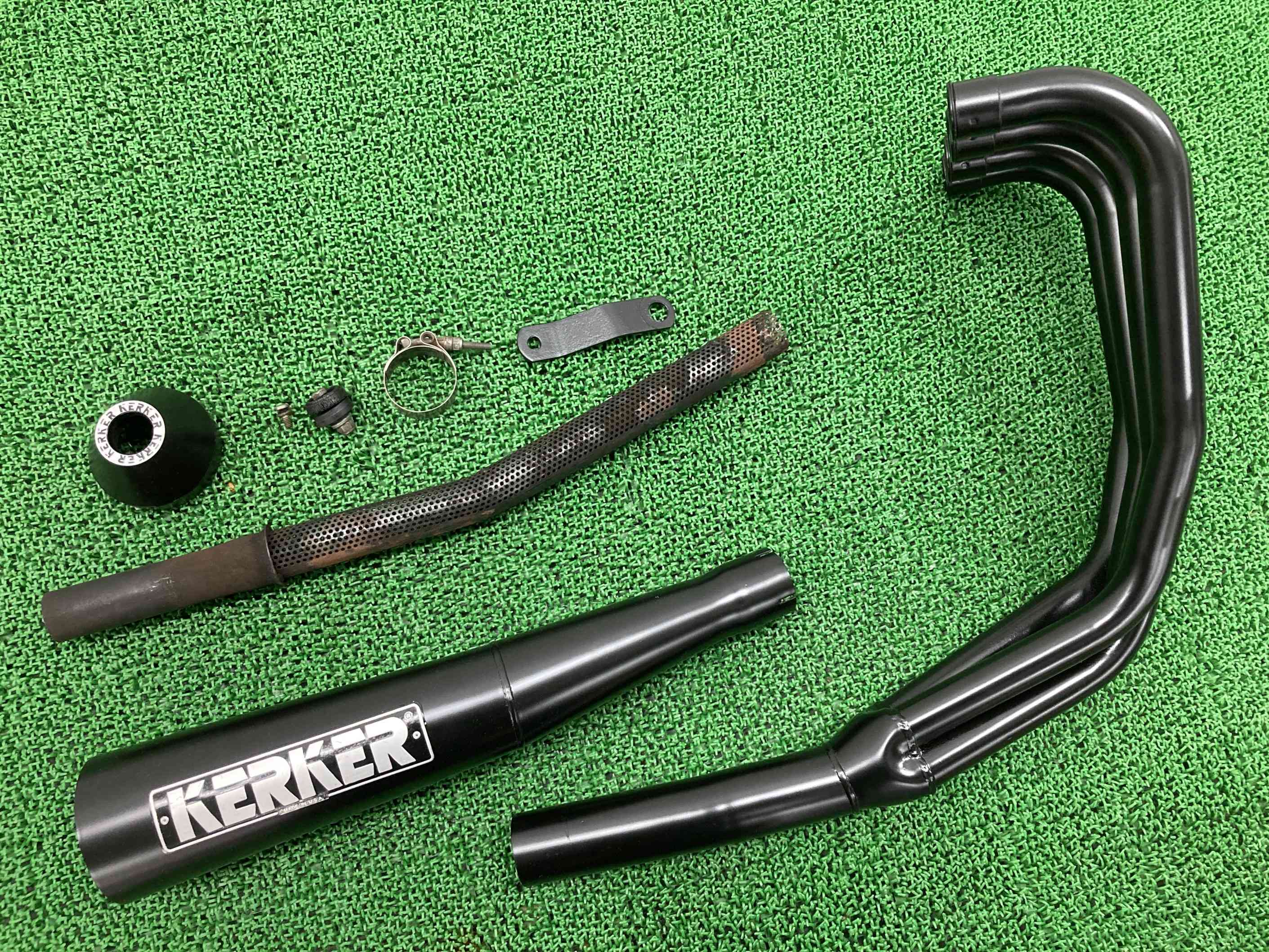 KERKER製ゼファー400 マフラー 4228868 社外 バイク 部品 ZR400C ZEPHYR400 スチール メガホンマフラー 耐熱塗装済み 【中古】...