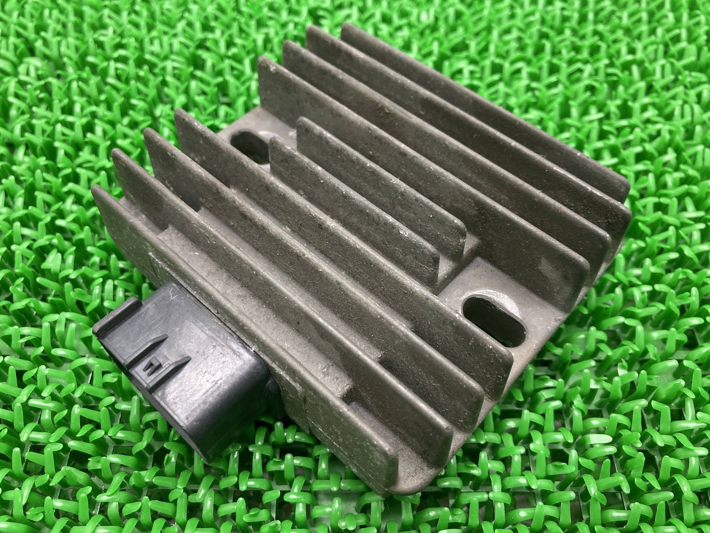 NINJA1000 レギュレター カワサキ 純正 バイク 部品 ZXT00G ニンジャ1000 Z1000SX 6ピン レギュレーター 車検 Genuine 【中古】 Nv