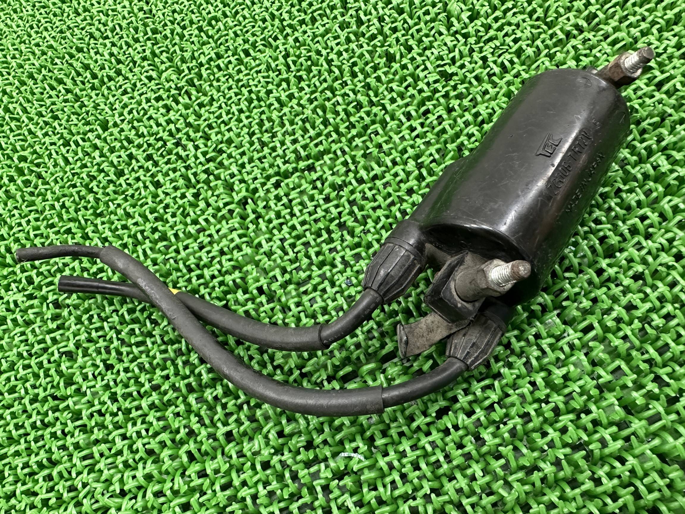 GPZ900R イグニッションコイル ZC006-TR12V カワサキ 純正 バイク 部品 ZX900A 2番 3番 プラグコード Z400FX 車検 Genuine 【中古】 lU