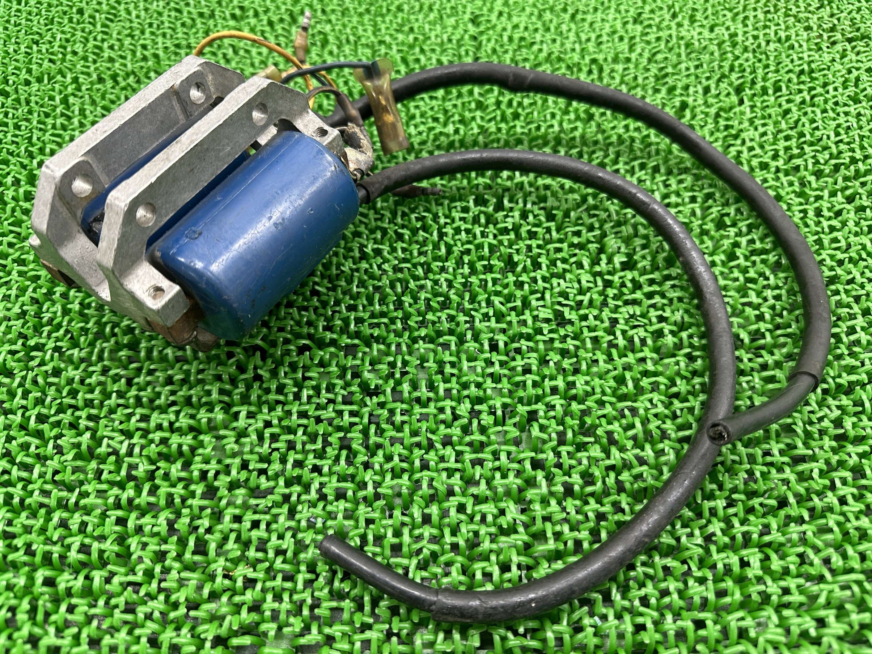 CB500T イグニッションコイル FL705-12V ホンダ 純正 バイク 部品 ドリームCB500T TEC 点火プラグ プラグコード 機能的問題なし 車検 Genuine 【中古】 xH