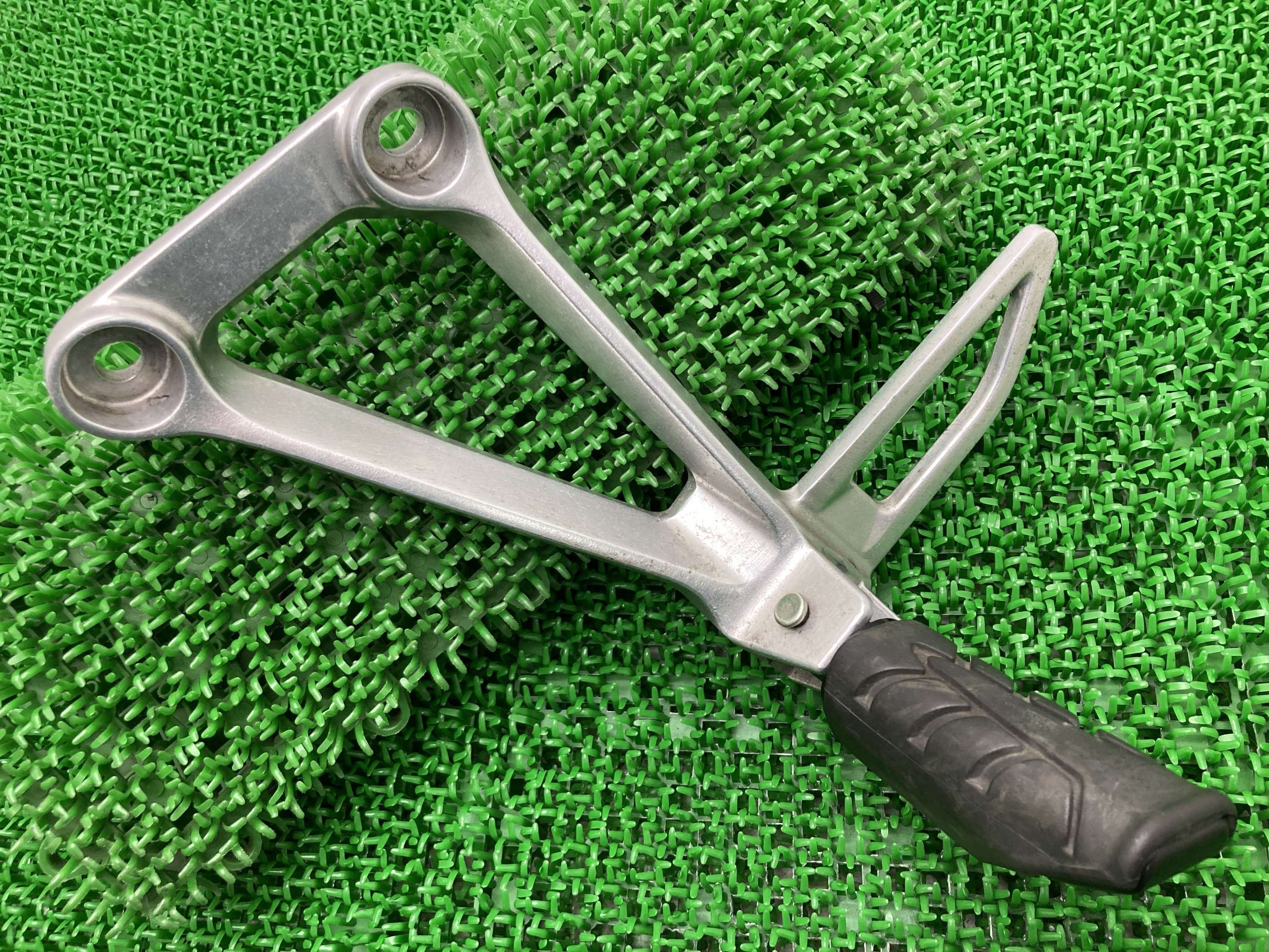 CBR250R タンデムステップ 左 KYJA ホンダ 純正 バイク 部品 MC41 ペグ 曲がり無し お安くどうぞ 安心..