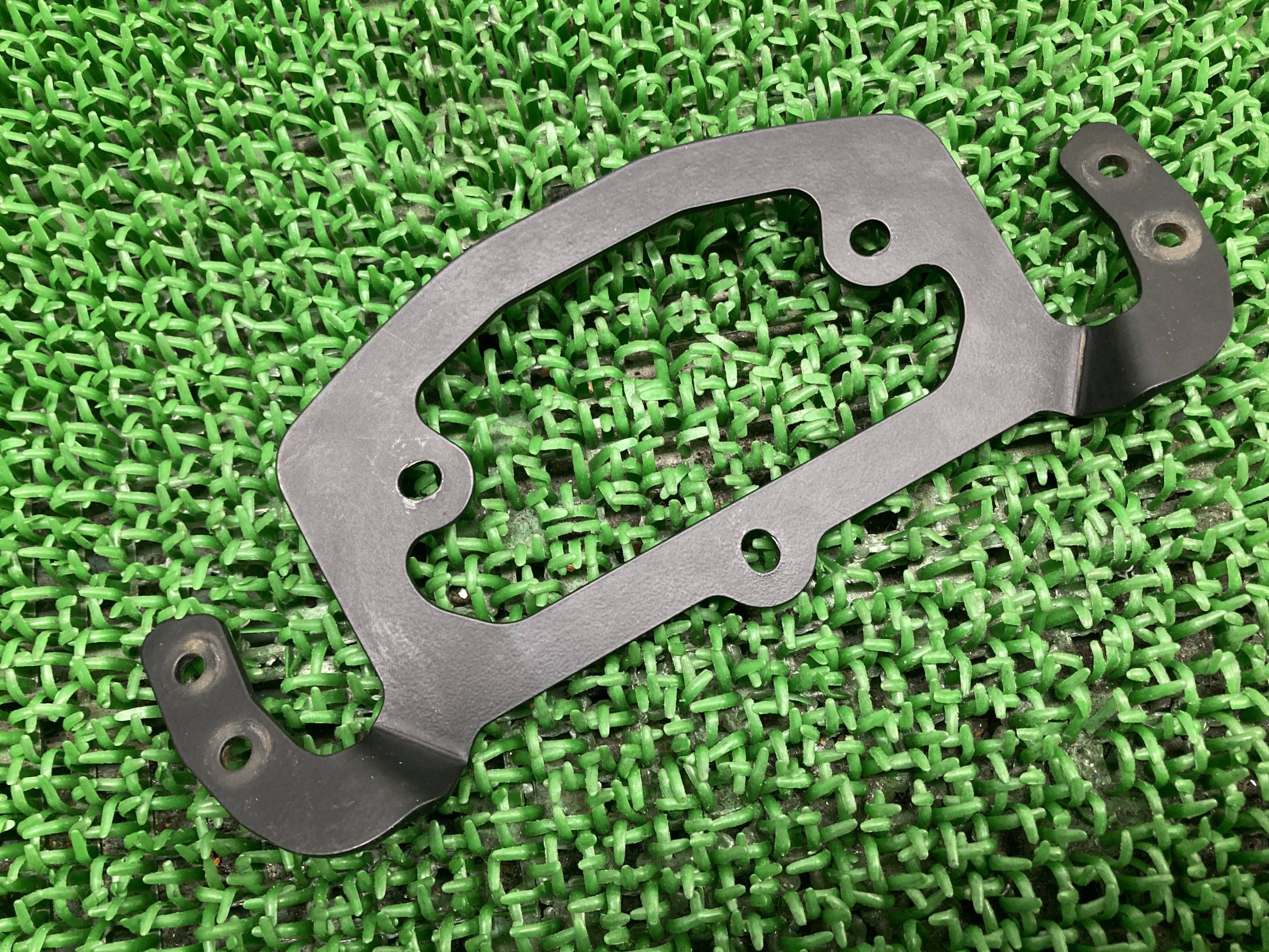 モンスター821ステルス メーターバイザーステー 48111241A ドゥカティ 純正 バイク 部品 Ducati MONSTER821STEALTH モンスター メーターステー 曲がり無し 車検 Genuine 【中古】 kX