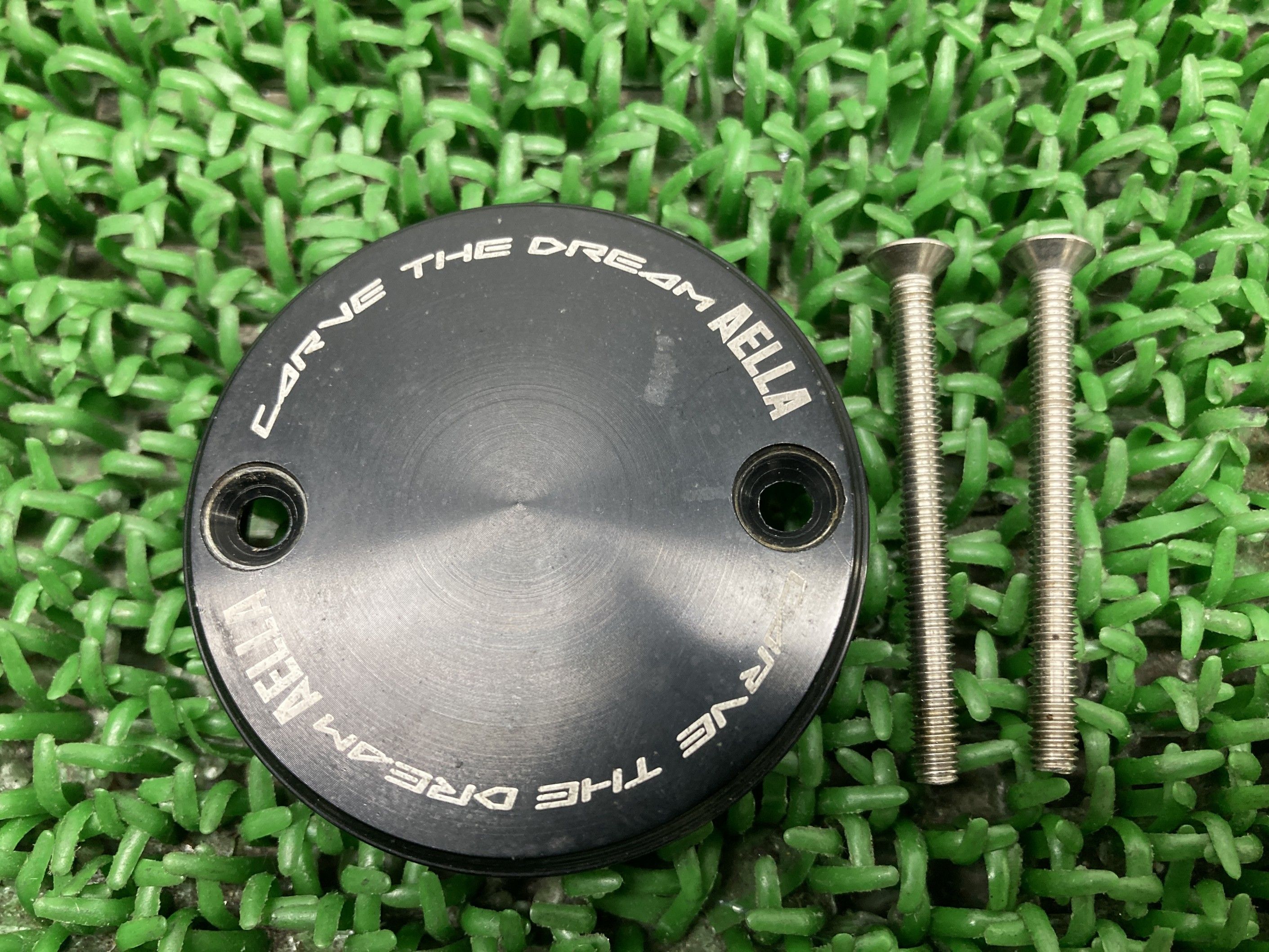 アエラ製 マスタータンクキャップ 社外 バイク 部品 AELLA アルミ ドゥカティ フルードタンク ブレンボマスターシリンダー 割れ欠け無し 【中古】 aS