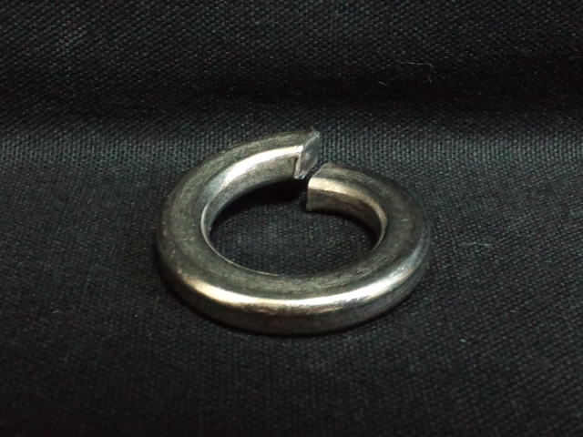 ステンレス スプリングワッシャー M24 W1 8分(はちぶ) SUS304 ステンスプリングワッシャー ばね座金【サイズ交換/キャンセル不可】