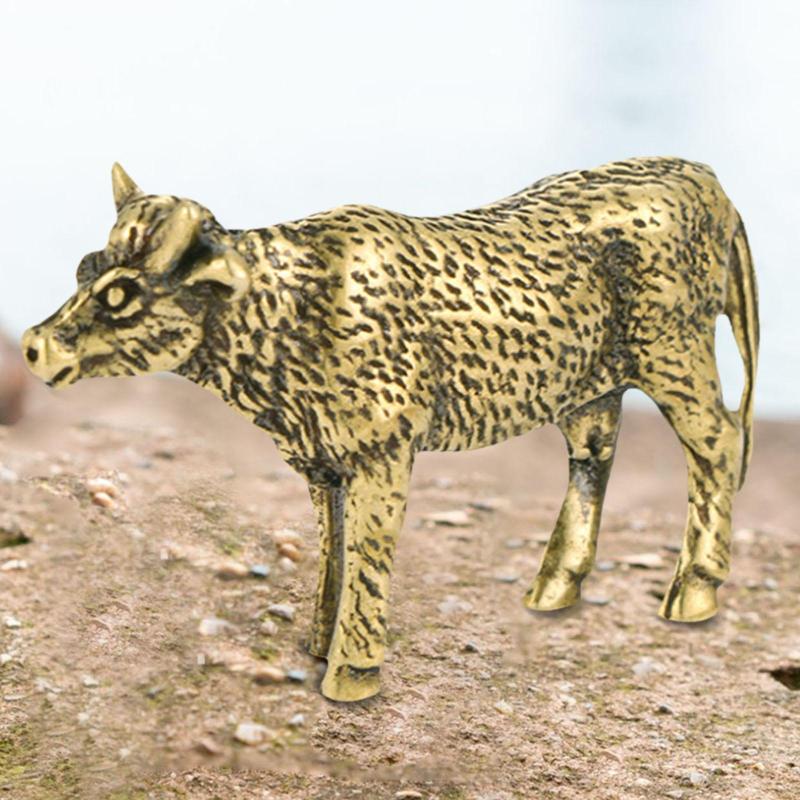 真鍮の牛の置物ランドスケープクラフト卓上車のダッシュボードホームのためのヴィンテージ
