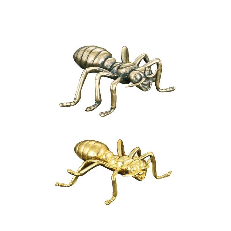 真鍮製アリの像 繊細なテーブルセンターピース 動物の飾り ミニフィギュア 家庭 オフィス 装飾 男の子 ..