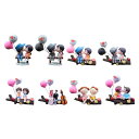 車のダッシュボードの装飾.アクションフィギュアの置物.素敵なミニチュアキスカップルバルーンオーナメント.カップルのかわいいオーナメント.女の子へのギフト用