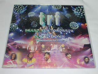 内容 （LD：レーザーディスク） trf／BRAND　NEW　TOMORROW　IN　TOKYO　DOME 曲目：MASQUERADE ／ WINTER　GROOVES　’96 ／ HOT　WINTER　NIGHT ／ HAPPENING　HERE ／ SURVIVSL　DANCE ／ WORLD　GROOVE　3rd．chapter ／　　他全17曲 1996年作品・120分収録・カラー・ステレオ 備考：新品 発売元：AVEX　trax コンディション 新品 未開封、開封後は返品出来ません。　　　 この商品は レーザー・ディスク です。 　　　　　　　　CDやDVDとは違います。
