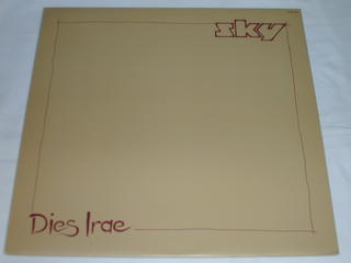 内容 （LP）スカイ／Dies　Lrae 【中古】 SIDE A 　「怒りの日」　 SIDE B 　ベルリオース：幻想交響曲 作品14　第4楽章　「断頭台への行進」　 レコード番号：K15P-48 備考：中古 発売元：キングレコード（株） コンディション 中古品・LPレコード ［ジャケット：並］ ［盤面：良］ 帯なし、ライナーノーツ付き。 12インチ・シングル、見本盤