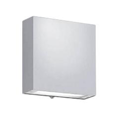 3000K（電球色）Ra82消費電力：13.4W100VLEDユニットブロック100×2付アルミダイキャストメタリック仕上（シルバーメタリック）透明消アクリル重：1.6kg防湿防雨形（IP55）調光不可サイズ：□150 D70定格光束：88...