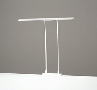 ●机上面を広範囲に照らすワイド配光のデスクライト。別売の専用センサーを組み合わせることでタッチレスコントロールが可能です。オフィスで、ご自宅で、快適なデスクワークをサポートします。昼白色定格光束：1200lm定格消費電力：11WRa9450...