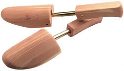 即納・北米産スギ使用 木製シューズキーパー