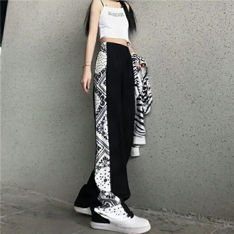 サイドバンダナ柄パンツ ペイズリー柄 ボトムス ワイドパンツ ストレートパンツ ブラック ホワイト モノトーン ダンス ストリート かっこいい 大きいサイズ ウエスト ゴム レディース 大人 部屋着 長ズボン ロング THOM WILLS