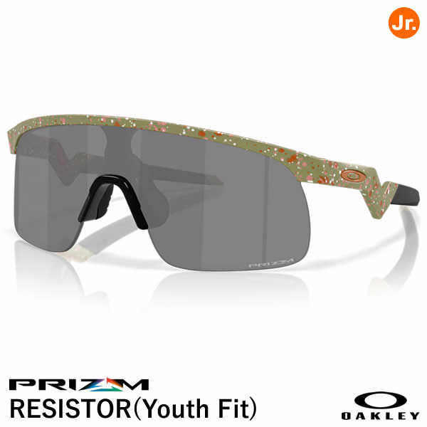 OakleyがリリースしたResistor（レジスター）は、初めて若者にフォーカスしてゼロから作り上げたサングラスです。Resistorは、Sutro（スートロ）のように大人に大人気のモデルからスタイルや機能のヒントを得つつ、次世代のアスリートに寄り添うデザインを実現しています。 ■年齢層 7-10歳 ■レンズカラー Prizm Black ［可視光線透過率］11% ［日照状況］明るい光 ［ベースレンズカラー］グレー ■フレーム Fern Terrazzo ■フィット レギュラー ■ブリッジ＆ノーズパッド ハイブリッジフィット ■サイズ L（122mm） レンズの高さ：47mm フレームの幅：122mm アームの長さ：123mm ■付属品 ノーズパッド（Nosepad） マイクロバッグ（Microbag） 専用ケース ●デザイン ユース向けに特別にデザインされた セミリムの長方形シリンダーレンズシェイプ ●フレーム素材 丈夫で軽量なO Matter ●一日中快適なかけ心地 スリーポイントフィットを採用 ●ノースリップグリップ Unobtainiumイヤーソックス＆ノーズパッドが滑らないグリップ力を発揮 ●細部までくっきり どんなアクティビティもフルに楽しめるように、色とコントラストを増強し、細部まで見やすいように設計されたPrizmレンズを搭載可能 ●衝撃プロテクション ●ハイブリッジフィット 鼻すじが高く、頬骨が低い方により安定した快適な掛け心地をもたらします。鼻柱が瞳孔の高さより上にある場合に適しています。 【注意事項】 ●ご注文確定後のお客様都合によるキャンセル・返品・交換はお受けできません。 ●ご注文内容に不備がある場合、キャンセルや発送延期となる可能性があります。 ●パソコン・スマホなどのディスプレイ環境によって、商品の色味が実物と異なって見える場合があります。 メーカー希望小売価格はメーカーカタログに基づいて掲載しています