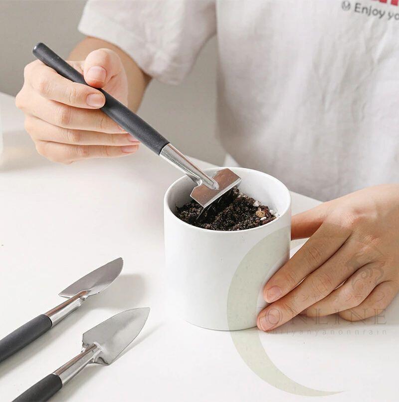 ガーデニングツールセット 15点セット 多肉植物 園芸工具セット 植え替え 移植 園芸シート 霧吹きスプ..