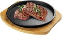 鉄板焼きプレート ラウンドステーキプレート 2枚セット 高断熱鋳鉄プレート 木製トレイ付き 調理器具 バーベキュー ステーキプレート 焼きそば バーベキューフード バーガー 焼きそば お好み焼き パスタなどに対応 多機能ステーキポット キャンプ用品