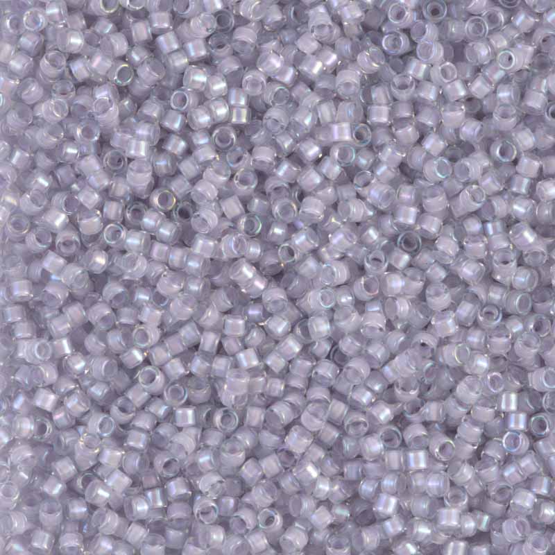 【サイズ】11/0外径：約1.6mm 穴の大きさ：約0.8mm 糸が通りやすいよう穴が大きめであり、ガラスの部分が薄く軽いビーズです。 ビーズ織り・ビーズステッチに適しています。 ※製造ロットにより、同じ品番でも多少の色違いが生じる場合があります。予めご了承ください。