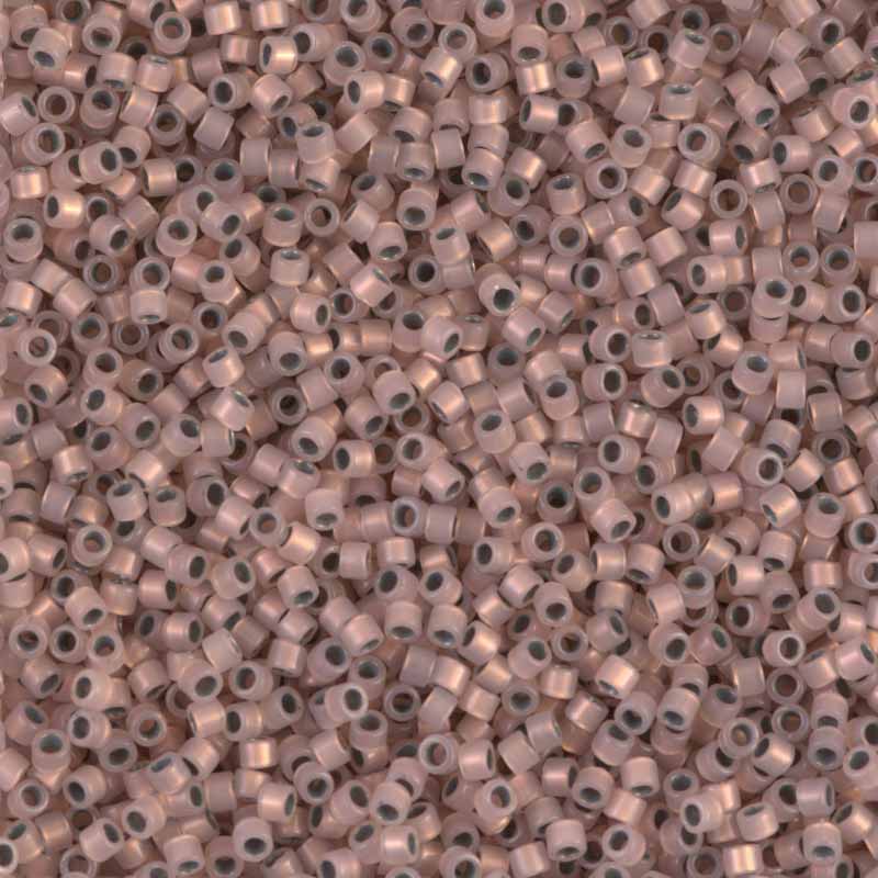 【サイズ】11/0外径：約1.6mm 穴の大きさ：約0.8mm 糸が通りやすいよう穴が大きめであり、ガラスの部分が薄く軽いビーズです。 ビーズ織り・ビーズステッチに適しています。 ※製造ロットにより、同じ品番でも多少の色違いが生じる場合があります。予めご了承ください。