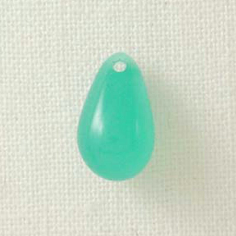 アクリル製品は管を通して型にアクリルを流して作成しますが、その管を切り離した際に傷のようなものが残る場合がございます。 予めご了承頂いた上でご注文下さい。 気になる方はご注文前にお問い合わせ下さい。 アクリル製品はお客様のご希望の色に染めることが可能です。 色サンプルをご用意頂き、お気軽にご相談下さい（最少ロットは商品により異なりますのでお問い合わせください）