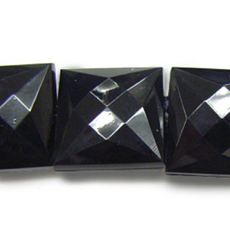 アクリル製品は管を通して型にアクリルを流して作成しますが、 その管を切り離した際に傷のようなものが残る場合がございます。 予めご了承頂いた上でご注文下さい。 気になる方はご注文前にお問い合わせ下さい。 アクリル製品はお客様のご希望の色に染めることが可能です。 色サンプルをご用意頂き、お気軽にご相談下さい （最少ロットは商品により異なりますのでお問い合わせください）