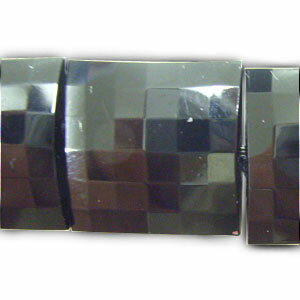 アクリル(通し穴) ACL981 約18×19mm ブラック 4個 カット入り ビーズ 穴あき アクリル製 パーツ素材 軽量 ハンドメイドパーツ ハンドメイド資材