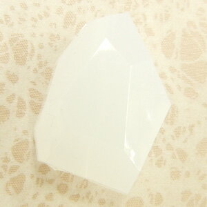 アクリル(通し穴) ACL1003 約25×18mm ミルキー 3個 カット入り ビーズ 穴あき アクリル製 パーツ素材 軽量 ハンドメイドパーツ ハンドメイド資材