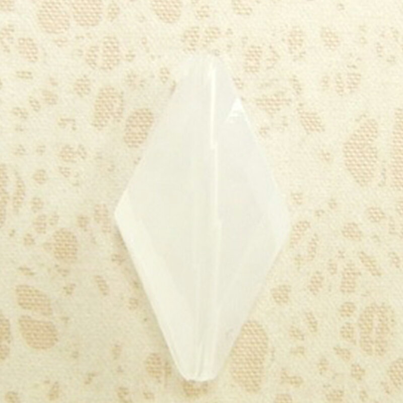 アクリル製品は管を通して型にアクリルを流して作成しますが、その管を切り離した際に傷のようなものが残る場合がございます。予めご了承頂いた上でご注文下さい。 気になる方はご注文前にお問い合わせ下さい。 アクリル製品はお客様のご希望の色に染めることが可能です。色サンプルをご用意頂き、お気軽にご相談下さい（最少ロットは商品により異なりますのでお問い合わせください）