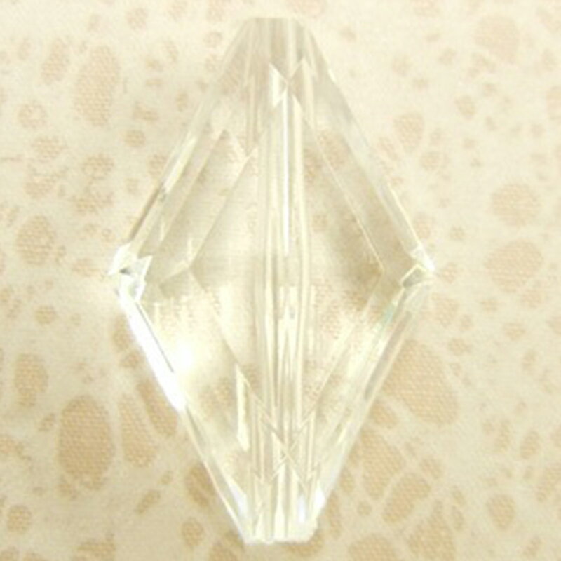 アクリル製品は管を通して型にアクリルを流して作成しますが、その管を切り離した際に傷のようなものが残る場合がございます。予めご了承頂いた上でご注文下さい。 気になる方はご注文前にお問い合わせ下さい。 アクリル製品はお客様のご希望の色に染めることが可能です。色サンプルをご用意頂き、お気軽にご相談下さい（最少ロットは商品により異なりますのでお問い合わせください）