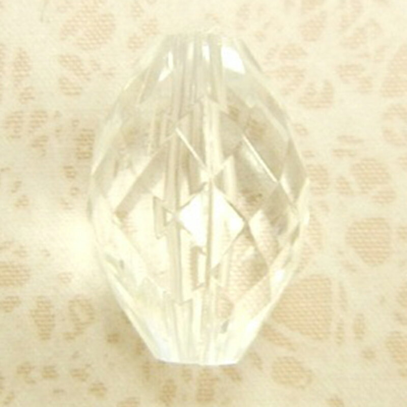 アクリル製品は管を通して型にアクリルを流して作成しますが、その管を切り離した際に傷のようなものが残る場合がございます。予めご了承頂いた上でご注文下さい。 気になる方はご注文前にお問い合わせ下さい。 アクリル製品はお客様のご希望の色に染めることが可能です。 色サンプルをご用意頂き、お気軽にご相談下さい （最少ロットは商品により異なりますのでお問い合わせください）