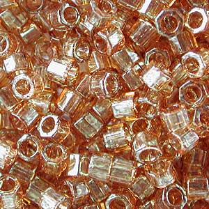【サイズ】11/0外径：約1.6mm 穴の大きさ：約0.8mm 糸が通りやすいよう穴が大きめであり、ガラスの部分が薄く軽いビーズです。 ※製造ロットにより、同じ品番でも多少の色違いが生じる場合があります。予めご了承ください。 ビーズ織り・ビーズステッチに適しています。