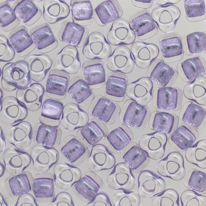 カラー番号：TR1530断面が角の丸い三角形のビーズです。 丸みのある頂点によりやわらかい光を作り出します。【色味について】※製造ロットにより、同じ品番でも多少の色違いが生じる場合があります。予めご了承ください。※お使いのブラウザや画面設定により、色味が実際と異なって見える場合がございます。【配送について】※MIYUKIビーズ7g商品は、総数40個までの場合はメール便、41個以上の場合は宅配便で発送します。また、同時購入商品によりメール便の容量を超えた場合も宅配便で発送します。