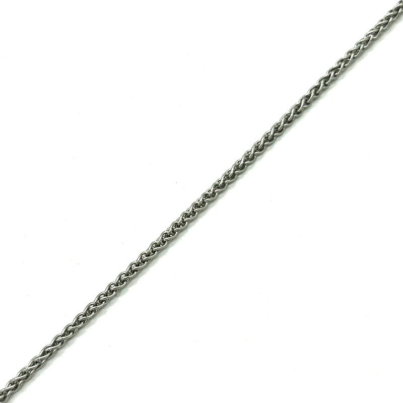 スネークチェーン ステンレス製のチェーンです。 サイズ 太さ：約1mm 線径：約0.3mm ステンレス素材について ◇錆びにくい、変色しにくい ステンレス(stainless)は「stain=錆」「less＝ない」の言葉の通り、他の金属と比べて比較的錆びにくい素材です。 その為、水にも強く、手洗いや水回りの家事、汗をかいても安心してお使いいただけます。温泉や海水に浸かっても変色しにくいです。 ◇傷つきにくい 非常に硬い金属のため、傷がつきにくいという特長があります。 ◇お手入れしやすい 錆びにくい・変色しにくい・傷つきにくいメリットから、お手入れもしやすく普段使いにぴったりです。 くすみが出たときは、メガネ拭きなどの柔らかい布でふき取るだけでも綺麗になります。 ◇金属アレルギー対応 シルバー925やゴールドフィルド同様、金属アレルギーも起こしにくく、デリケートな肌質の方でも身に付けられます。 ※金属アレルギーには個人差があります。