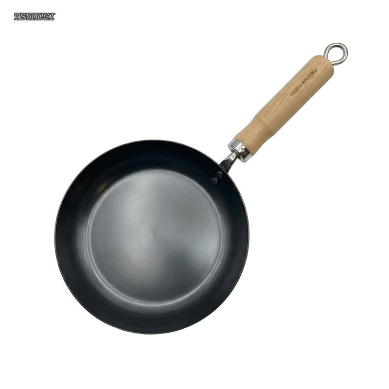 鉄フライパン SAKURA FRYINGPAN 20cm 24cm 26cm 28cm 国産 正規品 IH ガス火 20センチ 24センチ 26センチ 28センチ 日本製 軽い おしゃれ 丈夫 長持ち 錆びにくい 焦げにくい 鉄 FUJITA KINZOKU (26cm)