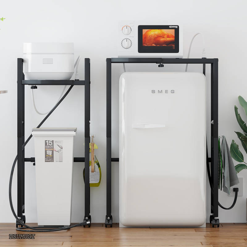 【送料無料】ゴミ箱上ラック 幅40-60奥行34高さ90cm 多機能 幅伸縮可能 コンセント付き キッチンツールラック レンジ台 ゴミ箱収納 プリンター台 可動式棚板 無段階調節 S字フック付き 総耐荷重35kg 錆び防止 耐摩耗性 防水性 耐熱性機能（ブラック黒）