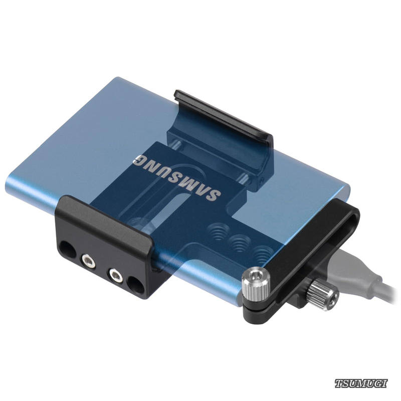 【送料無料】FANAUE 外付けSSDの取り付けブラケット、SSDマウントブラケット、1/4インチ-20スレッドおよびコールドシューモントアダプター付き、クランプ間隔52mmから70mm、サンディスクSSDE61/E81、サムスンSSDT7/T9などのハードドライブと互換性があり、