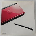 タイトルNDS ニンテンドーDS Lite クリムゾン ブラック 商品名ニンテンドーDS本体(箱説付) 商品状態本体：可（ACアダプター欠品、傷あり、液晶に黄ばみあり、シリアルナンバーが消えています） 箱：可（全体的に傷み、汚れあり） 説明書：良い その他