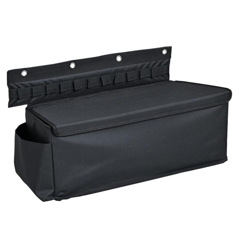 車種専用用品 ジムニー/ジムニーシエラ (JB64/JB74)専用 収納 ラゲッジボックスIMP182 収納ボックス/後部座席肘掛け/マルチ収納ボックス/テーブル 車中泊に最適 カー用品51年以上も国内カー用品市場で実績を積んできたカー用品「」から登場。ジムニー・ジムニーシエラ(JB64/JB74)専用の収納ラゲッジボックスです。内容量17リットルの大容量で後部座席の格納にも干渉せずご使用になれます。車中泊などのフルフラットにする際にも干渉せず邪魔にならない。不安定な物や洗車用品や工具などまとめて収納するのにもおすすめです。使用しない時は折り畳んでしまうことができます。付属の固定用ボルトで簡単にしっかりと設置/固定が可能です。