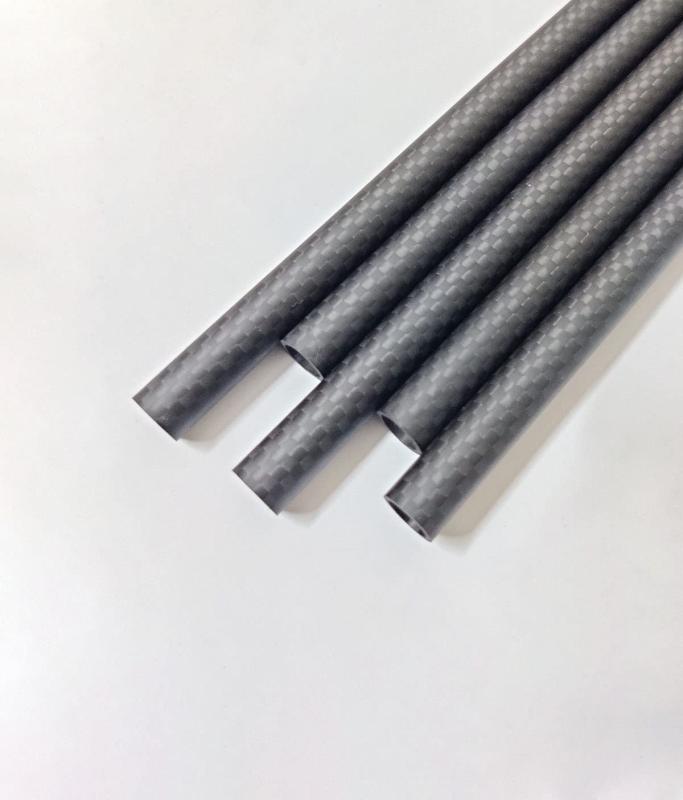 3Kカーボンパイプ 中空チューブ 炭素繊維 内径6mm x 外8mm x 長さ330mm (2本) 平織りマット表面材料: 100％ピュアカーボンファイバーサイズ:6*8*330MM(内径x外径x長さ)表面: 3K、平織り、りマット表面特徴: 軽量、高剛性、高強度、高い振動減衰性、低い熱膨張、高い熱伝導適用：ラジコン全般、無線制御の趣味、（車、おもちゃ、飛行機、トラック、ヘリコプター、など）