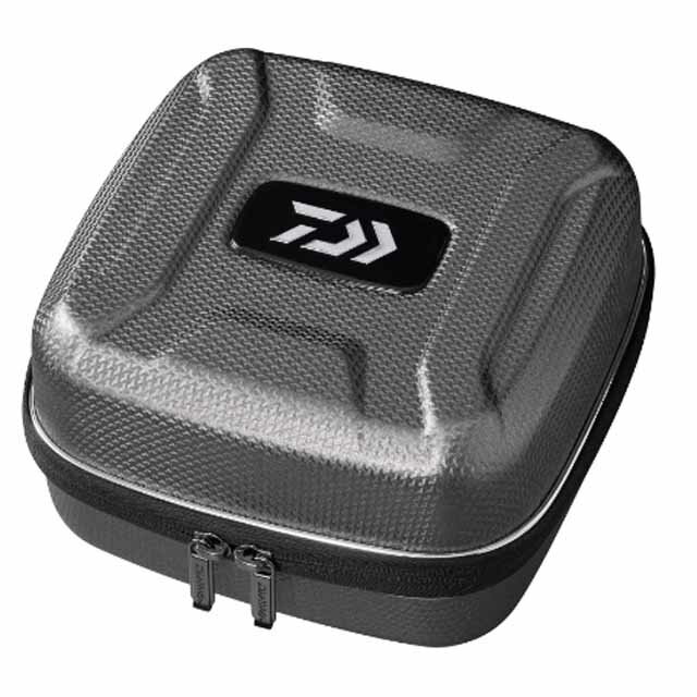 ダイワ／DAIWA　セミハードリールカバー　SP-L（A）　カラー：シルバー　（リール専用ケース）