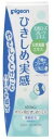 　 名　称 ピジョン　ボディ用ひきしめジェル 内容量 110g 特　徴 ★ひきしめ実感 やさしくとけこむ　ハリツヤ成分 ◎天然ローズフルーツエキス* ◎天然海藻エキス* ◎2種のコラーゲン　ヒアルロン酸* *ハリツヤ成分 ◆葉酸配合(整肌成分) ◆着色料・香料無添加 ■ぬるだけでお肌をひきしめる効果のある全身用ジェルです。 ■べとつかず、さらっと心地よい使用感です。 ■産後の方にも、お肌のハリやカサつきが気になる方にもお使いいただけます。 ■おなかや脚、お肌のハリがなくて気になる部位など全身に。 ■保湿成分がお肌にうるおいを与えて、荒れがちなお肌のきめを整えて、透きとおるようなツヤのあるお肌に導きます。 ■皮膚科専門医による皮膚刺激性テスト済み。 (全ての方に肌トラブルが起きないというわけではありません。) ◆2種の収斂(ひきしめ)成分 【天然ローズフルーツエキス】 バラ科の植物・ノイバラの成熟果実を乾燥して作る、日本で古くから使われてきたエイジツから抽出したエキスです。 【天然海藻エキス】 褐藻、紅藻、緑藻の成分をバランスよく配合したエキスです。 ◆3種の保湿成分 【お肌にハリを与える2種のコラーゲン】 ・角質層まで浸透する低分子コラーゲン ・肌表面を潤す高分子コラーゲン 【お肌の水分保持に大切なヒアルロン酸】 使用方法 ◎手のひらに適量をとり、やさしくマッサージするようにお肌になじませてください。 【効果的な使い方】◆お風呂上がりのマッサージが効果的です。 ◆毎日のケアで美しいボディへ。 1、おなかの力を抜いて、両脇からもみだすようにマッサージ。(10回程度)2、太もものあたりからヒップを持ち上げるように下から上へマッサージ。(10回程度)3、足首から太ももにかけて下から上へねじり上げるようにマッサージ。(10回程度) 成　分 水、BG、変性アルコール、グリセリン、葉酸、ヒアルロン酸Na、水溶性コラーゲン、加水分解コラーゲン、紅藻エキス、褐藻エキス、緑藻エキス、ノイバラ果実エキス、カルボマー、PEG-60水添ヒマシ油、メチルパラベン、プロピルパラベン、エチルパラベン、フェノキシエタノール、水酸化Na 区　分 ボディジェル/日本製 ご注意 ●お肌に合わないとき、また、傷・湿疹など異常のある部位にはお使いにならないでください。 ●使用中、赤み・はれ・かゆみ・刺激などの異常があらわれた場合は使用を中止し、皮フ科専門医などへご相談くだささい。そのまま使用を続けますと症状が悪化することがあります。 ●目に入ったときには、すぐにきれいな水で洗い流してください。 ●乳幼児の手の届かないところに保管してください。 ●極端に高温や低温、多湿な場所、直射日光の当たる場所に置かないでください。 ●おっぱいへの刺激は子宮の収縮を促しますので、出産前でお腹が張りがちな方や切迫早産ぎみの方はマッサージしないでください。 本品記載の使用法・使用上の注意をよくお読みの上ご使用下さい。 販売元 ピジョン株式会社東京都中央区日本橋久松町4-4 お問合せ お客様相談室　電話：03(5645)1188 広告文責 株式会社ツルハグループマーチャンダイジングカスタマーセンター　0852-53-0680 JANコード：4902508231152