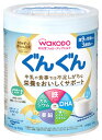 リニューアルに伴いパッケージ・内容等予告なく変更する場合がございます。予めご了承ください。 名　称 フォローアップミルク　ぐんぐん 内容量 300g 特　徴 満9か月頃から3歳頃まで 牛乳や食事では不足しがちな栄養をおいしくサポート 水にも溶ける 離乳食にも使える 成長期に必要な栄養をバランスよく補給 成長サポートビタミンD配合 計量らくらく すりきり1杯50mL ◆栄養バランス 鉄たっぷり DHA 17種のビタミン・ミネラル※ 亜鉛 カルシウム ※12種のビタミン（V．A、V．B1、V．B2、V．B6、V．B12、V．C、V．D、V．E、ナイアシン、パントテン酸、ビオチン、葉酸）、5種のミネラル（亜鉛、カリウム、カルシウム、鉄、マグネシウム） 大缶では多いという方に便利な小缶です。 原材料名 乳糖（ニュージーランド製造）、脱脂粉乳、調整食用油脂（パーム油、パーム核分別油、大豆白絞油）、でんぷん糖化物、ホエイたんぱく濃縮物、ガラクトオリゴ糖液糖、精製魚油、亜鉛酵母/炭酸Ca、塩化K、塩化Mg、リン酸Na、レシチン、炭酸K、リン酸K、V．C、ピロリン酸鉄、V．E、パントテン酸Ca、5’-CMP、ナイアシン、V．B1、V．B6、V．A、V．B2、イノシン酸Na、ウリジル酸Na、グアニル酸Na、5’-AMP、葉酸、カロテン、ビオチン、V．D、V．K、V．B12 栄養成分表示 100g当たり 熱量・・・482kcal たんぱく質・・・12.5g 脂質・・・21.4g 炭水化物・・・60.0g 食塩相当量・・・0.56g ビタミンA・・・360μg ビタミンB1・・・0.7mg ビタミンB2・・・1.0mg ビタミンB6・・・0.6mg ビタミンB12・・・1.6μg ビタミンC・・・72mg ビタミンD・・・9.0μg ビタミンE・・・5.4mg ビタミンK・・・20μg ナイアシン・・・5.3mg パントテン酸・・・4.0mg ビオチン・・・20μg 葉酸・・・110μg 亜鉛・・・1.6mg カリウム・・・750mg カルシウム・・・760mg 鉄・・・9.5mg マグネシウム・・・65mg リン・・・400mg リノール酸・・・3.4g α-リノレン酸・・・0.32g ドコサヘキサエン酸（DHA）・・・80mg リン脂質・・・230mg β-カロテン・・・30μg ヌクレオチド・・・6mg ガラクトオリゴ糖・・・1g 塩素・・・510mg 灰分・・・4.0g 水分・・・2.1g ○主要な混合物 乳又は乳製品以外の乳成分（乳糖、ホエイたんぱく濃縮物）・・・32.4％ 乳脂肪以外の脂肪（パーム油、パーム核分別油、大豆白絞油、精製魚油、レシチン）・・・20.9％ 乳糖以外の糖（でんぷん糖化物、ガラクトオリゴ糖）・・・16.6％ ○配合割合 100g当たり 乳成分・・・58.3g 調整脂肪・・・20.9g でんぷん糖化物・・・14.7g ガラクトオリゴ糖・・・1.9g その他（ビタミン、ミネラル等）・・・4.2g 使用方法 ミルクの溶かし方 200mLの作り方 添付スプーンすりきり1杯（約7g）はできあがり量50mLです。 1．50度くらいに冷ましたお湯または水100mLほどをコップまたは哺乳ビンにとります。 2．添付スプーンすりきり4杯（約28g）を入れ、よくかき混ぜて溶かします。 3．できあがり量200mLまでお湯または水を加え、よくかき混ぜて、適温であげてください。 区　分 フォローアップミルク、調製粉乳/日本製 ご注意 ◆本品記載の使用法・使用上の注意をよくお読みの上ご使用下さい。 販売元 アサヒグループ食品株式会社　東京都渋谷区恵比寿南2-4-1 お問い合わせ　電話：0120-889283 広告文責 株式会社ツルハグループマーチャンダイジング カスタマーセンター　0852-53-0680 JANコード：4987244195913