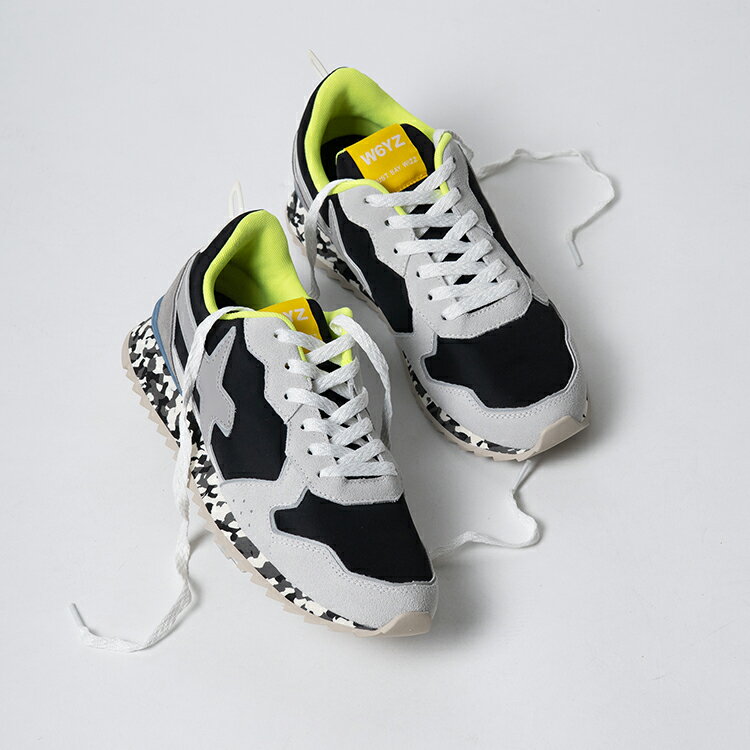 定価40700円■W6YZ■日本限定別注モデル スニーカー ブラックモノグラム柄 定価40700円□W6YZ□日本限定別注モデル スニーカー ブラック