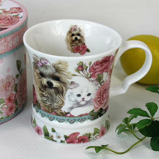 プレゼント用リボンの丸型BOX入り♪　CAT＆DOG　のマグカップ【ロイヤルアーデン/磁器/ネコ/イヌ/犬/猫】