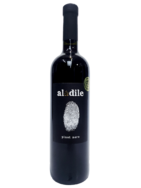 チェスコンの新しいブランドであり、上位ブランドの位置づけで、ワイナリーのオーナー、アルベルト&ディレッタ夫妻の名前からとったブランド名です。 ワイン造りの原点に立ち返り、自分たちの本当の手造りのワインを造ろうと考え、生まれたワインです。 存在感のあるアロマ、ピノノワールならではの赤いベリー系の果実味に、エレガントな酸と、上品なタンニン。 冷涼系なさらりとした口当たり、心地よく伸びるアフターテイスト。 上等なブルゴーニュワインと思わせる気品と風格があります。 この価格帯では、まさに抜きんでたクオリティー。 ピノノワール好きの方にぜひお薦めしたい一本です。 ・産地：イタリア／ヴェネト州 ・タイプ：赤／ミディアムボディ/辛口　