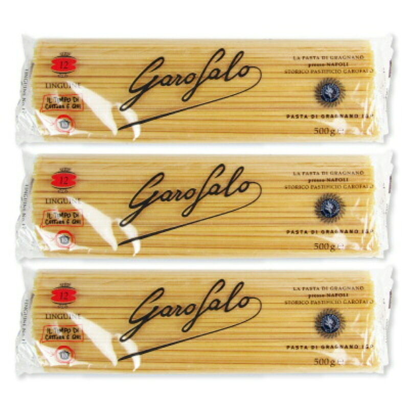 イタリア伝統のブロンズダイスから作られた グラニャーノIGPプレミアムパスタ ソースのおいしさを逃さない グラニャーノIGPパスタ 18世紀末、ガロファロ"パスタ発祥の地"と呼ばれるグラニャーノで最初にパスタ製造のライセンスを取得した伝統あるパスタメーカーです。 イタリア語で小さな舌を意味する切り口が楕円形のパスタです。 ジェノベーゼ（バジルソース）、ペスカトーレ（魚介を使ったトマトベースのソース）にどうぞご活用ください。 標準ゆで時間10分 ※画像はイメージです PASTA DI GRAGNANO IGP IGP（保護指定地域表示）マークは、EU（ヨーロッパ連合）で生産される特産物の品質、伝統、信頼の証です。 プロテイン含有量14％以上、グルテンインデックス85以上の厳選したデュラムセモリナ粉を使用。 コシがある味わい深いパスタで伝統的なブロンズダイスから生まれる表面のざらつきがソースとよく絡み、最後までおいしくお召し上がれます。 IGP規定において原材料となるデュラム小麦のセモリナのプロテイン含有量は13％以上と定められていますが、ガロファロシグネチャーでは14％以上のものを使用しています。 ■名称 ヌードル ■原材料名 デュラム小麦のセモリナ ■内容量 500g × 3袋 ■賞味期限 製造日より36ヶ月 ※実際にお届けする商品の賞味期間は在庫状況により短くなりますので何卒ご了承ください。 ■栄養成分表示（100g当たり） エネルギー：358kcal、たんぱく質：12.3g、脂質：1.4g、炭水化物：74.1g、食塩相当量：0.02g ■保存方法 直射日光、高温多湿を避けて保存してください。 ■注意事項 ・開封後は湿気や害虫などを防ぐため、袋の口を閉めるか、他の容器で保管してください。 ・細かい斑点は原料のデュラムセモリナに由来するものです。品質に問題はありません。 ■アレルギー物質 小麦 ■調理方法 標準ゆで時間10分 ■原産国名 イタリア ■輸入者 株式会社明治屋 ■関連キーワード garofalo Linguine 標準ゆで時間10分 ソースのおいしさを逃さない グラニャーノIGPパスタ IGPマーク 伝統 楕円形 ブロンズダイス ざらつき ソース 絡む 絡まる 絡みやすい パスタ スパゲッティ ヌードル 麺類 イタリア産 イタリア料理 麺類 ジェノベーゼ ペスカトーレ 相性抜群 この商品のお買い得なセットはこちらから 明治屋のその他の商品はこちらから にっぽん津々浦々楽天市場店では、全国から厳選したこだわりの食品・調味料・日用品・お菓子などを取り揃えています。 「ちょっと美味しいから食べてみて！」と人に配りたくなるような商品や、毎日の食卓を少し豊かにしてくれるこだわりの食品を多数ご用意しています。 メディアやSNSで話題の人気商品や、プロも使用する高品質の食品をお探しの方にもおすすめです。 ギフトや手土産はもちろん、女子会やホームパーティーでも活躍するおしゃれで美味しい食材も充実。 母の日ギフトにもおすすめの商品も多数ご用意しています。関連商品はこちら！明治屋 ガロファロ 明治屋 リングイネ No.3,428円明治屋 ガロファロ 明治屋 リングイネ No.598円明治屋 ガロファロ 明治屋 リングイネ No.898円こちらも一緒に購入されています！明治屋 ガロファロ グラニャーノIGP スパ1,758円明治屋 ガロファロ グラニャーノIGP スパゲ3,428円明治屋 ガロファロ グラニャーノIGP スパゲ1,758円
