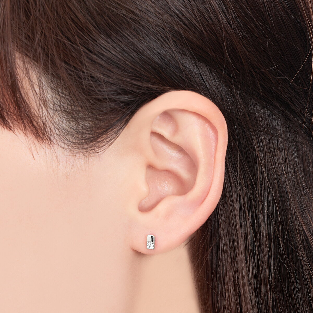 【SALE】 K10ホワイトゴールドダイヤモンドピアス