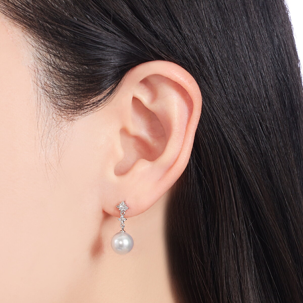 プラチナアコヤ真珠ピアス（8.5mm）