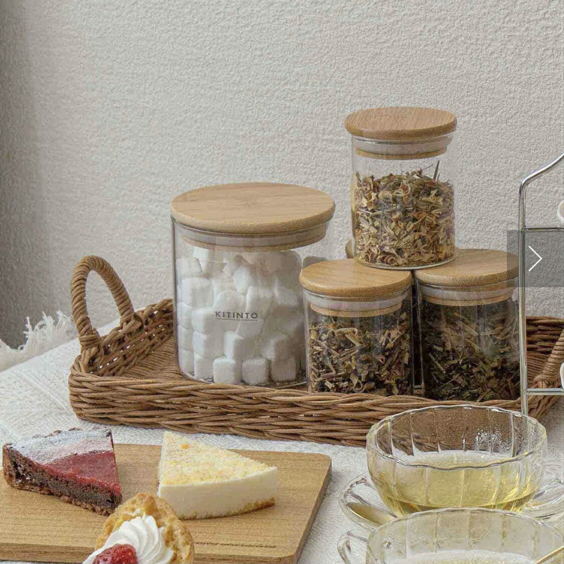 ラタントレイ　取っ手　トレー　トレイ　木製　おぼん　食器　皿　小物入れ　雑貨オブジェ　インテリア　アクセサリー入れ　デザート皿　ディスプレイトレイ　カフェ　お洒落　可愛い　高級感　ヴィンテージ　デザートプレートのサムネイル